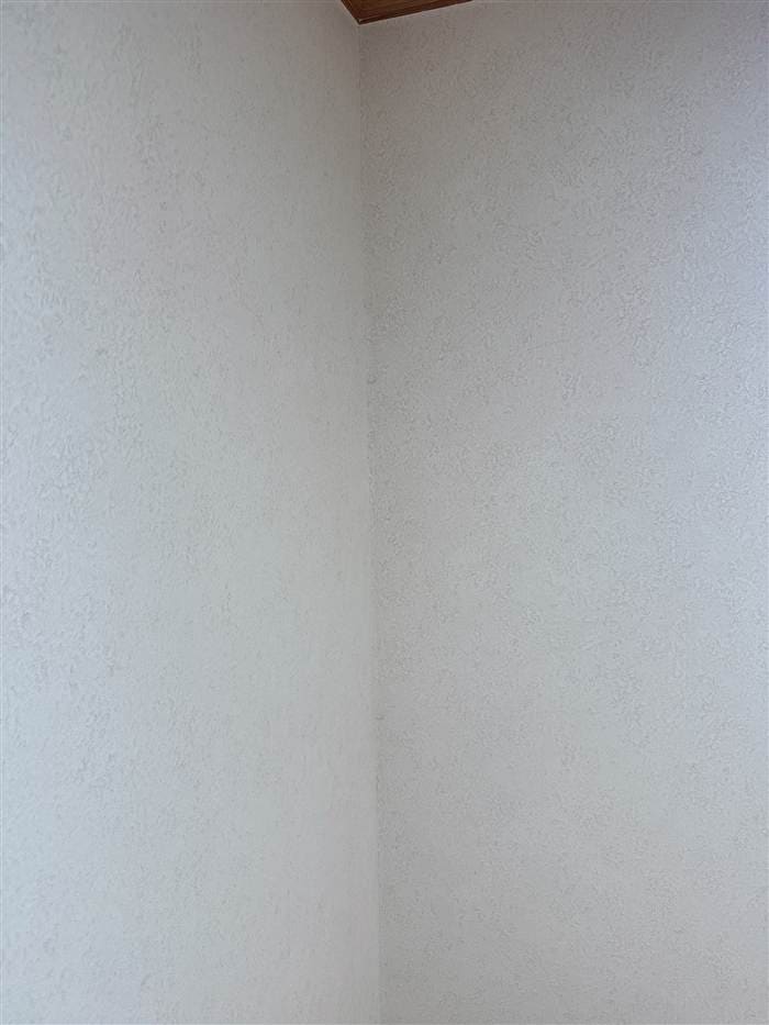 코너 부분에 세로선이 보임 사례 사진